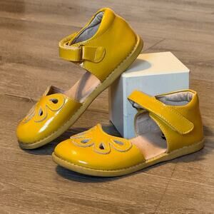 Livie and Luca Yellow Leather Mary Jane Shoes Girls Size 1 Bow Cutout